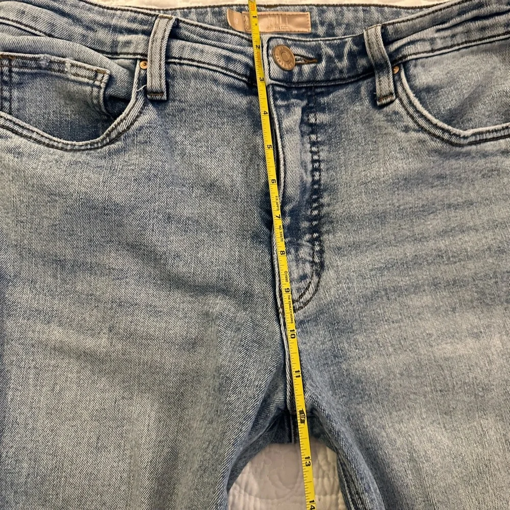 Kut from the Kloth Light Blue Distressed Straight Leg Jeans - Picture 5 of 7
